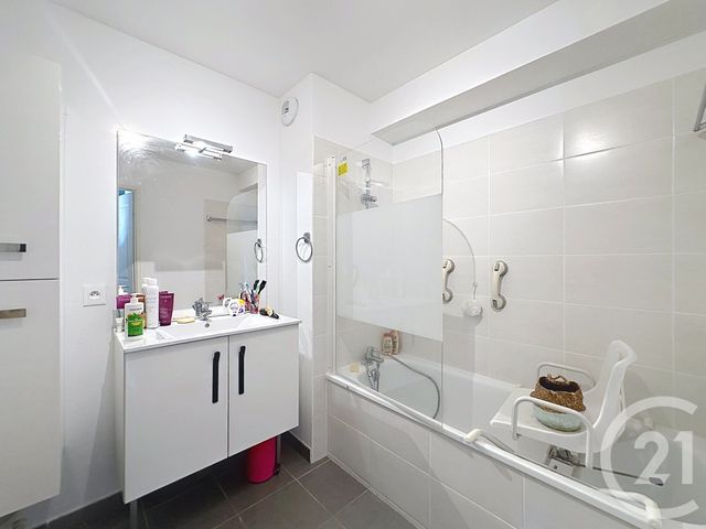 Appartement F3 à vendre - 3 pièces - 62.02 m2 - CASTELNAU LE LEZ - 34 - LANGUEDOC-ROUSSILLON - Century 21 Vicarello