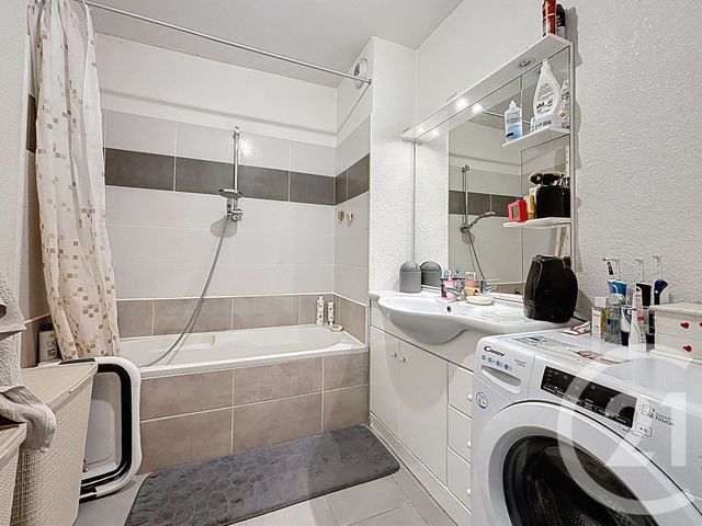 Appartement F3 à vendre - 3 pièces - 77.05 m2 - VENDARGUES - 34 - LANGUEDOC-ROUSSILLON - Century 21 Vicarello