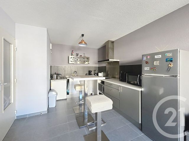 Appartement T2 à vendre - 2 pièces - 41.45 m2 - LUNEL - 34 - LANGUEDOC-ROUSSILLON - Century 21 Vicarello