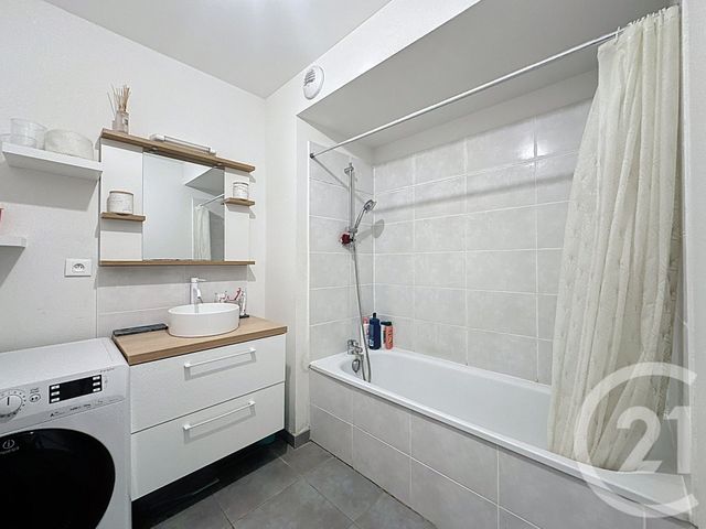 Appartement F3 à vendre - 3 pièces - 57.0 m2 - CASTELNAU LE LEZ - 34 - LANGUEDOC-ROUSSILLON - Century 21 Vicarello