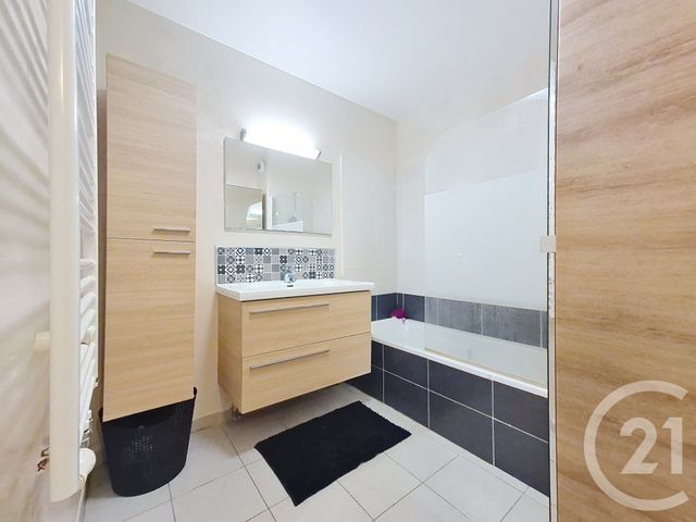 Appartement F3 à vendre - 3 pièces - 62.45 m2 - GRABELS - 34 - LANGUEDOC-ROUSSILLON - Century 21 Vicarello
