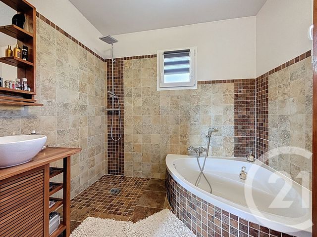 maison à vendre - 7 pièces - 189.4 m2 - GUZARGUES - 34 - LANGUEDOC-ROUSSILLON - Century 21 Vicarello