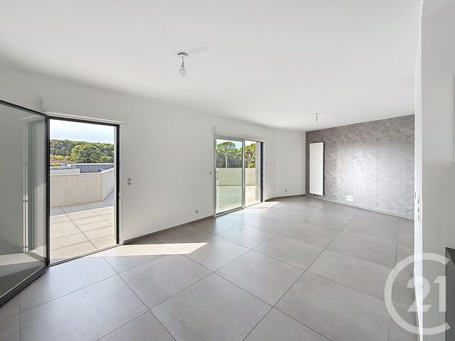 Afficher la photo en grand Appartement F4 à vendre - 4 pièces - 96.38 m2 - CASTELNAU LE LEZ - 34 - LANGUEDOC-ROUSSILLON - Century 21 Vicarello