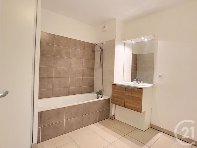 Appartement F2 à louer - 2 pièces - 46.15 m2 - JUVIGNAC - 34 - LANGUEDOC-ROUSSILLON - Century 21 Vicarello