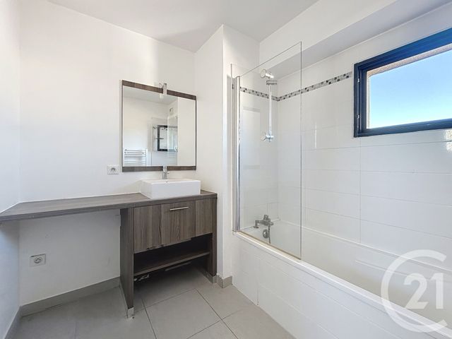 Appartement T3 à vendre - 3 pièces - 59.4 m2 - CASTELNAU LE LEZ - 34 - LANGUEDOC-ROUSSILLON - Century 21 Vicarello