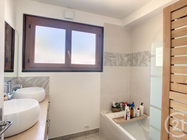 Appartement F4 à louer - 4 pièces - 84.68 m2 - MONTPELLIER - 34 - LANGUEDOC-ROUSSILLON - Century 21 Vicarello