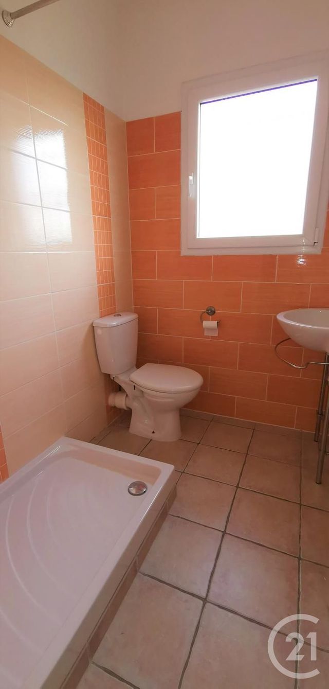 Appartement F4 à louer - 6 pièces - 91.02 m2 - ST GENIES DES MOURGUES - 34 - LANGUEDOC-ROUSSILLON - Century 21 Vicarello