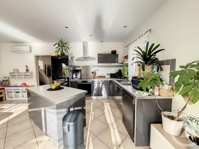 Appartement F4 à louer - 6 pièces - 91.02 m2 - ST GENIES DES MOURGUES - 34 - LANGUEDOC-ROUSSILLON - Century 21 Vicarello