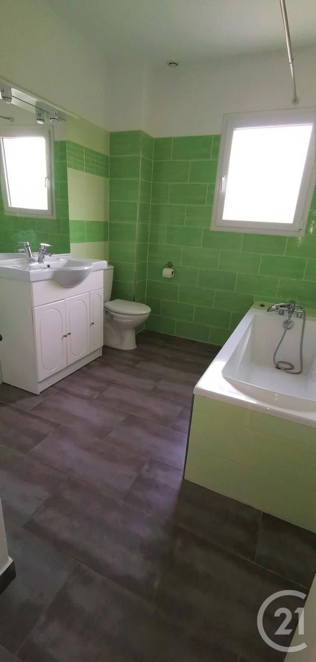 Appartement F4 à louer - 6 pièces - 91.02 m2 - ST GENIES DES MOURGUES - 34 - LANGUEDOC-ROUSSILLON - Century 21 Vicarello