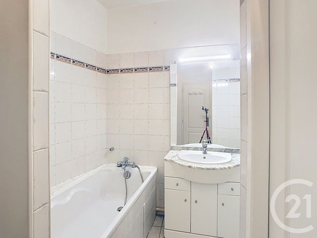 Appartement F2 à louer - 2 pièces - 38.57 m2 - CASTRIES - 34 - LANGUEDOC-ROUSSILLON - Century 21 Vicarello