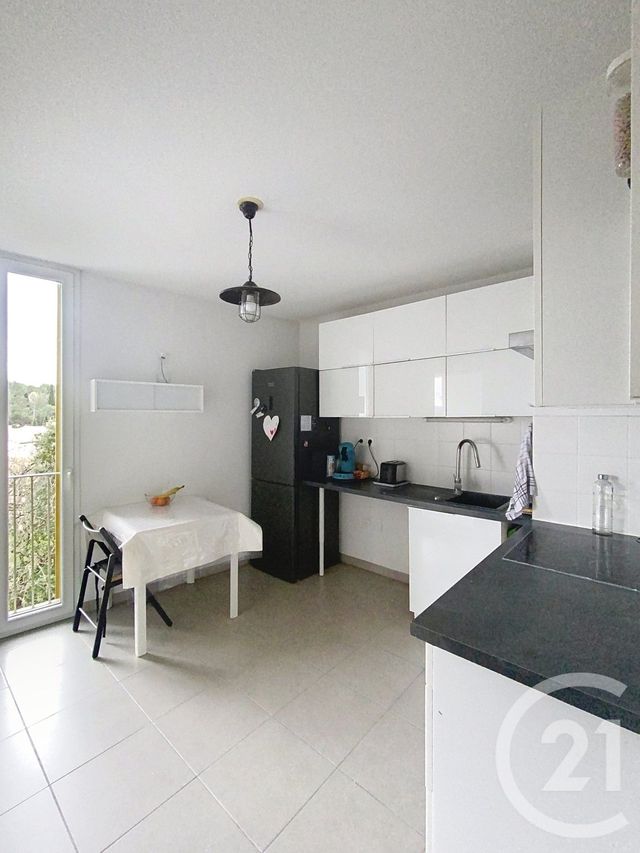 Appartement T3 à vendre - 3 pièces - 62.28 m2 - PRADES LE LEZ - 34 - LANGUEDOC-ROUSSILLON - Century 21 Vicarello