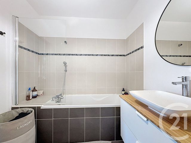 Appartement T2 à vendre - 2 pièces - 45.67 m2 - CASTELNAU LE LEZ - 34 - LANGUEDOC-ROUSSILLON - Century 21 Vicarello