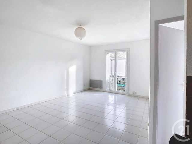 Appartement F2 à louer - 2 pièces - 36.4 m2 - BAILLARGUES - 34 - LANGUEDOC-ROUSSILLON - Century 21 Vicarello