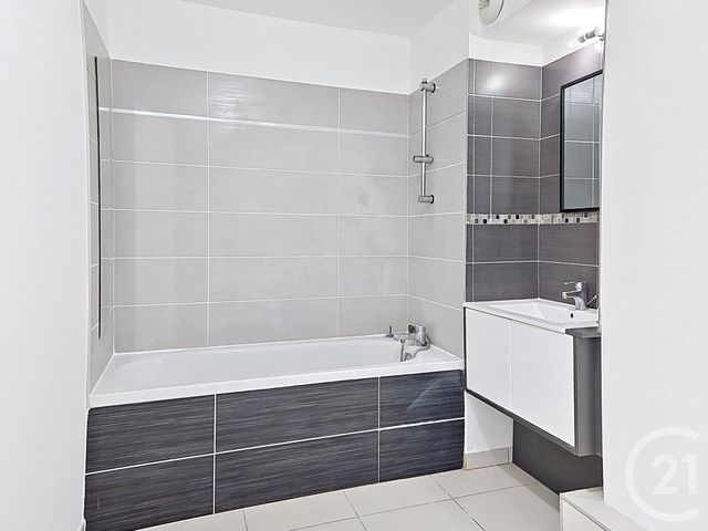 Appartement F3 à louer - 3 pièces - 71.8 m2 - CASTELNAU LE LEZ - 34 - LANGUEDOC-ROUSSILLON - Century 21 Vicarello