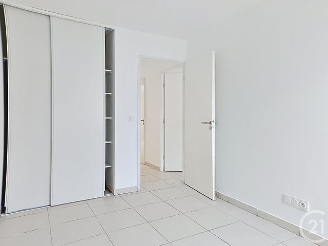 Appartement F3 à louer - 3 pièces - 71.8 m2 - CASTELNAU LE LEZ - 34 - LANGUEDOC-ROUSSILLON - Century 21 Vicarello