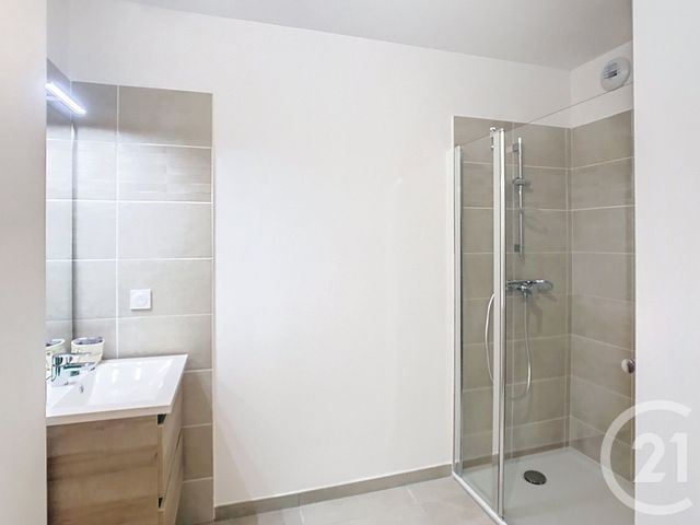 Appartement F3 à louer - 3 pièces - 57.63 m2 - CASTRIES - 34 - LANGUEDOC-ROUSSILLON - Century 21 Vicarello