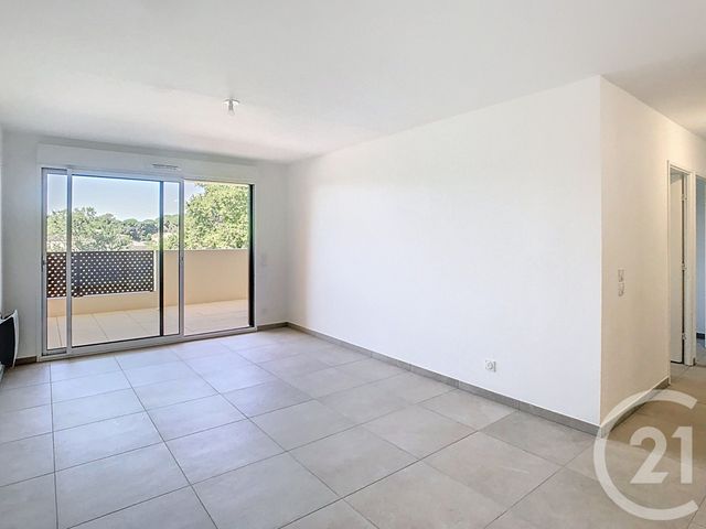 Appartement F3 à louer - 3 pièces - 57.63 m2 - CASTRIES - 34 - LANGUEDOC-ROUSSILLON - Century 21 Vicarello