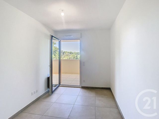 Appartement F3 à louer - 3 pièces - 57.63 m2 - CASTRIES - 34 - LANGUEDOC-ROUSSILLON - Century 21 Vicarello