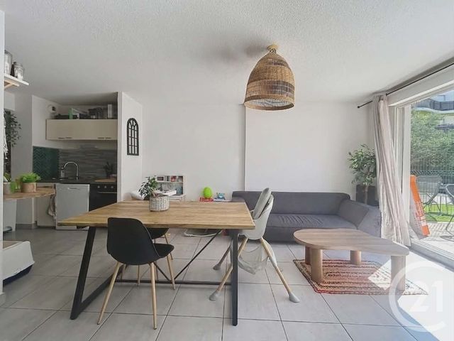 Appartement T3 à vendre - 3 pièces - 61.91 m2 - CASTELNAU LE LEZ - 34 - LANGUEDOC-ROUSSILLON - Century 21 Vicarello