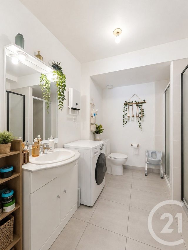 Appartement T3 à vendre - 3 pièces - 61.91 m2 - CASTELNAU LE LEZ - 34 - LANGUEDOC-ROUSSILLON - Century 21 Vicarello
