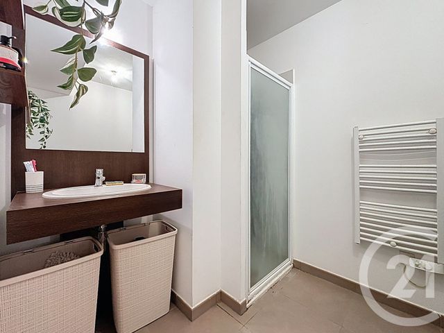 Appartement F3 à louer - 3 pièces - 66.62 m2 - CASTELNAU LE LEZ - 34 - LANGUEDOC-ROUSSILLON - Century 21 Vicarello