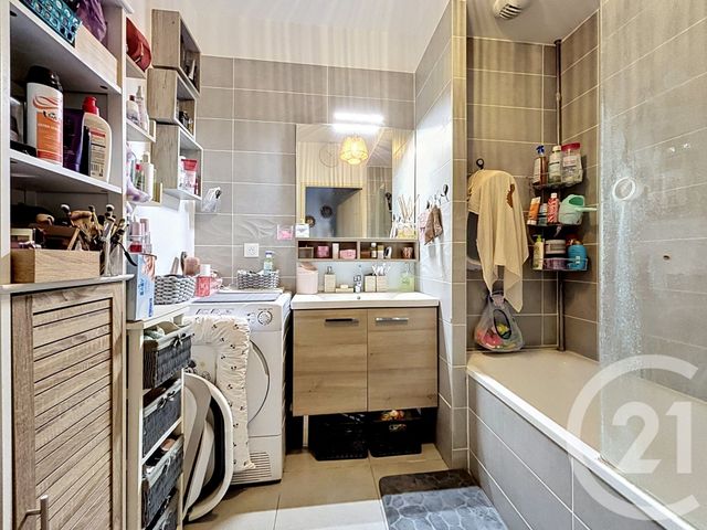 Appartement F3 à vendre - 3 pièces - 67.06 m2 - CASTELNAU LE LEZ - 34 - LANGUEDOC-ROUSSILLON - Century 21 Vicarello