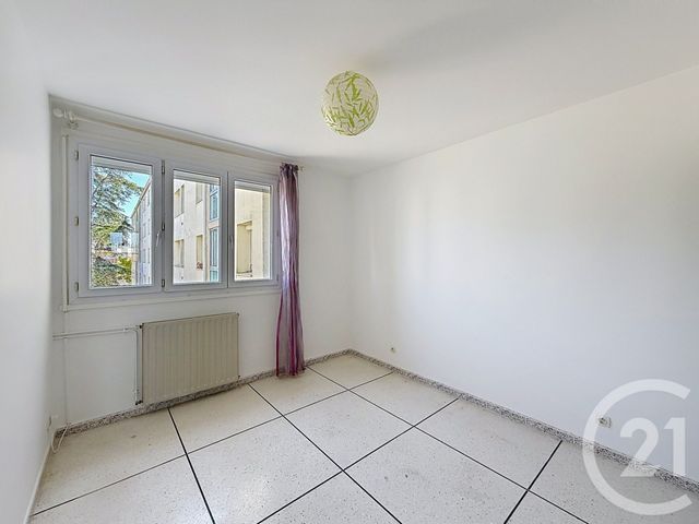 Appartement F3 à louer - 3 pièces - 76.96 m2 - CASTELNAU LE LEZ - 34 - LANGUEDOC-ROUSSILLON - Century 21 Vicarello