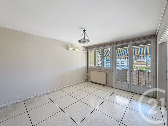Appartement F3 à louer - 3 pièces - 76.96 m2 - CASTELNAU LE LEZ - 34 - LANGUEDOC-ROUSSILLON - Century 21 Vicarello