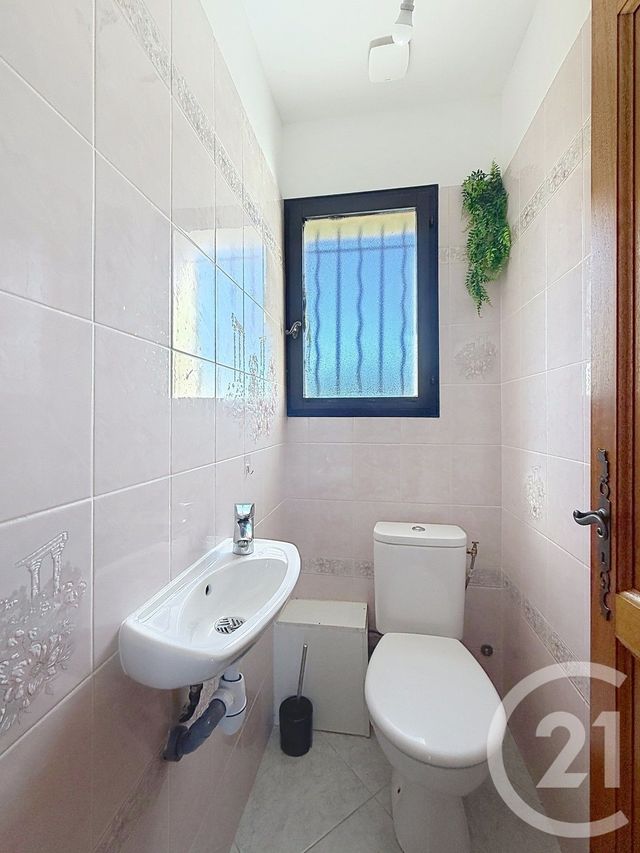 Appartement F4 à louer - 4 pièces - 76.53 m2 - ST GELY DU FESC - 34 - LANGUEDOC-ROUSSILLON - Century 21 Vicarello