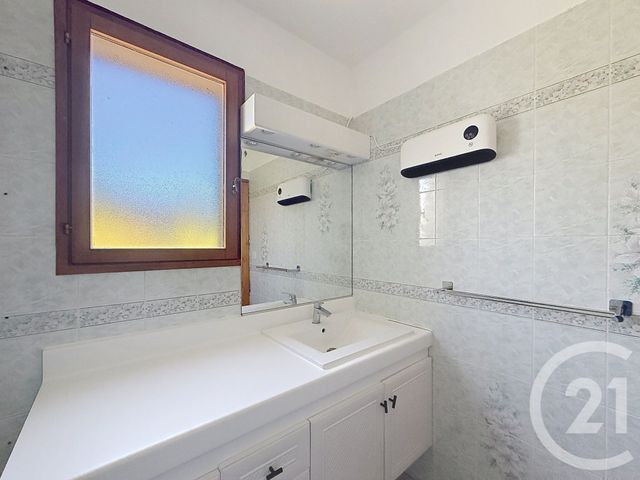 Appartement F4 à louer - 4 pièces - 76.53 m2 - ST GELY DU FESC - 34 - LANGUEDOC-ROUSSILLON - Century 21 Vicarello