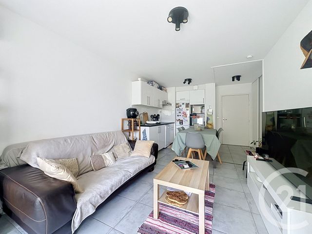 Appartement F3 à vendre - 3 pièces - 54.51 m2 - CASTELNAU LE LEZ - 34 - LANGUEDOC-ROUSSILLON - Century 21 Vicarello