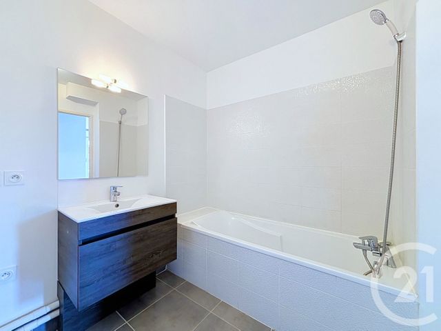 Appartement F3 à vendre - 3 pièces - 62.1 m2 - MONTPELLIER - 34 - LANGUEDOC-ROUSSILLON - Century 21 Vicarello
