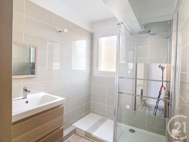 Appartement F3 à louer - 3 pièces - 59.23 m2 - CASTELNAU LE LEZ - 34 - LANGUEDOC-ROUSSILLON - Century 21 Vicarello