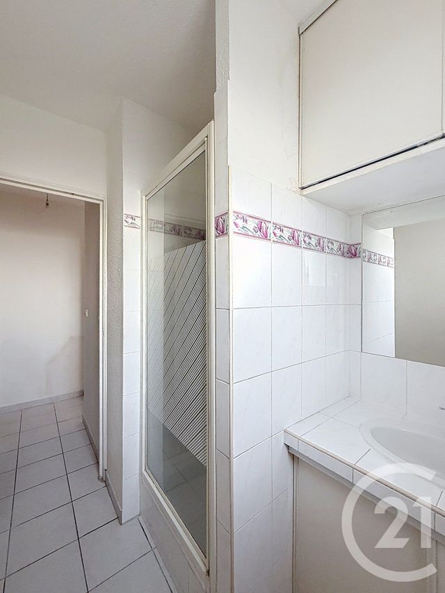 Appartement F3 à louer - 3 pièces - 52.65 m2 - MAUGUIO CARNON - 34 - LANGUEDOC-ROUSSILLON - Century 21 Vicarello