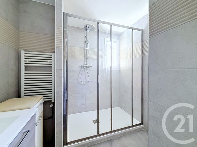 Appartement T4 à vendre - 3 pièces - 78.56 m2 - MONTPELLIER - 34 - LANGUEDOC-ROUSSILLON - Century 21 Vicarello
