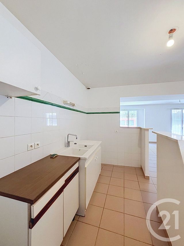Appartement F3 à louer - 3 pièces - 67.11 m2 - LANSARGUES - 34 - LANGUEDOC-ROUSSILLON - Century 21 Vicarello