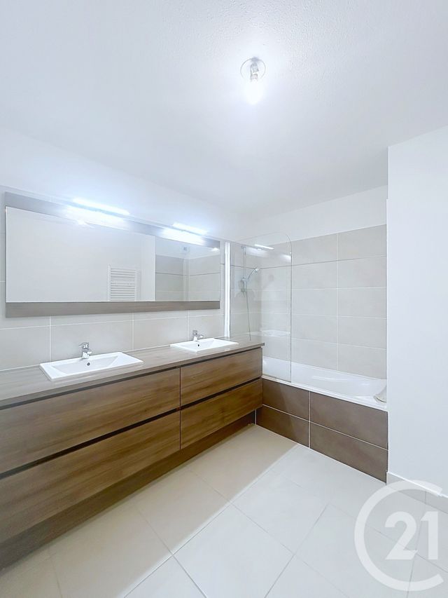 Appartement T4 à vendre - 4 pièces - 112.4 m2 - LE CRES - 34 - LANGUEDOC-ROUSSILLON - Century 21 Vicarello