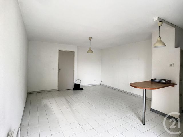 Appartement T2 à louer - 2 pièces - 46.8 m2 - MAUGUIO CARNON - 34 - LANGUEDOC-ROUSSILLON - Century 21 Vicarello