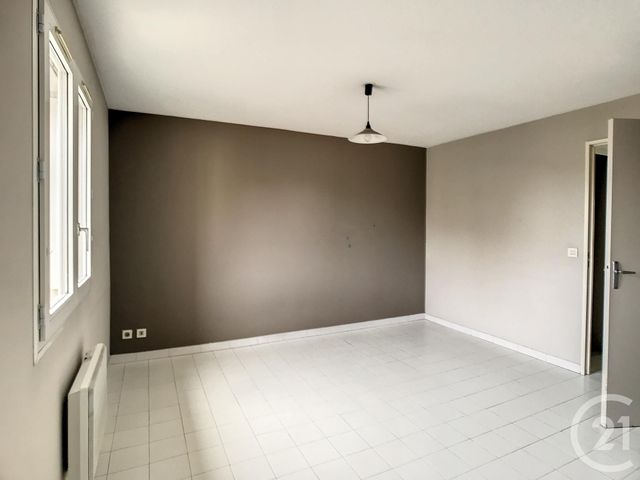 Appartement T2 à louer - 2 pièces - 46.8 m2 - MAUGUIO CARNON - 34 - LANGUEDOC-ROUSSILLON - Century 21 Vicarello