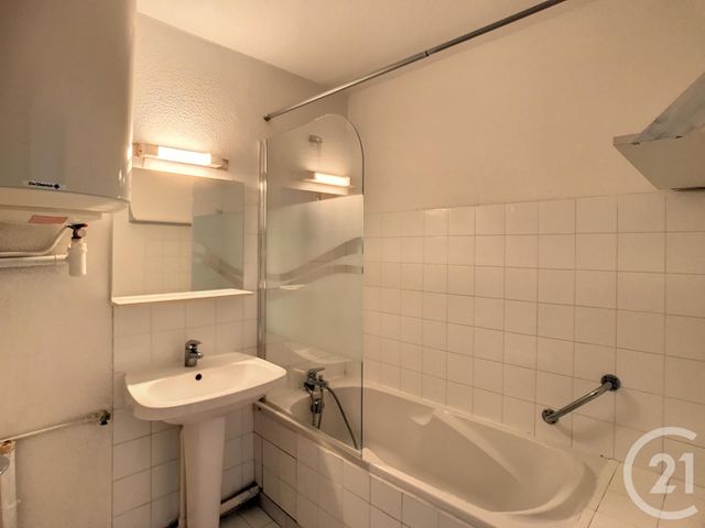 Appartement T2 à louer - 2 pièces - 46.8 m2 - MAUGUIO CARNON - 34 - LANGUEDOC-ROUSSILLON - Century 21 Vicarello
