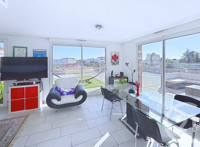 Appartement F4 à vendre - 4 pièces - 86.56 m2 - CASTELNAU LE LEZ - 34 - LANGUEDOC-ROUSSILLON - Century 21 Vicarello