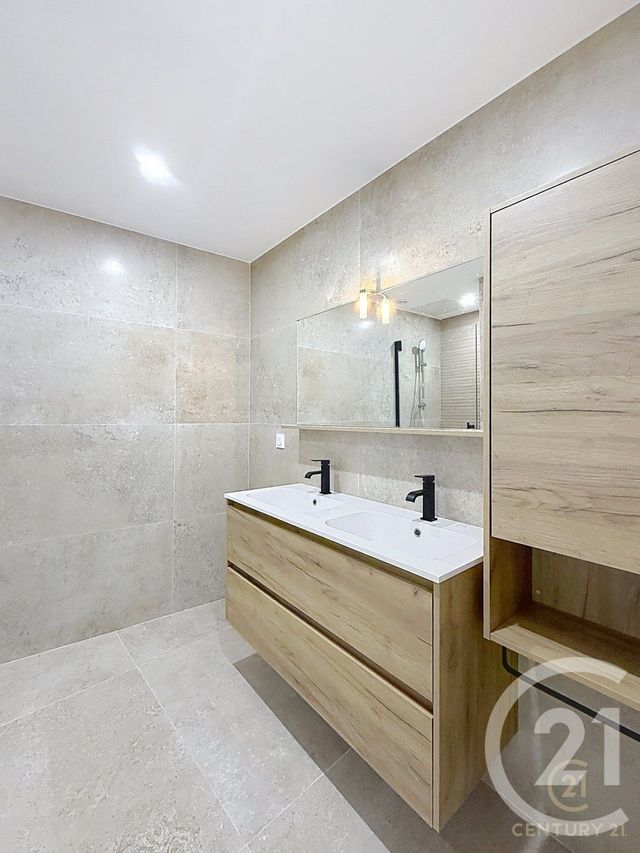 Appartement T4 à louer - 4 pièces - 98.85 m2 - MONTPELLIER - 34 - LANGUEDOC-ROUSSILLON - Century 21 Vicarello