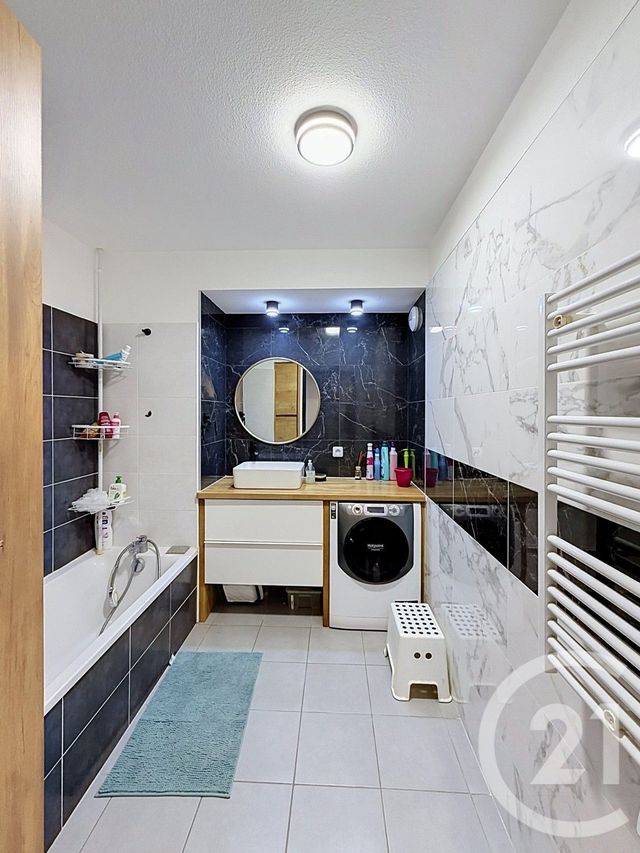 Appartement F4 à vendre - 4 pièces - 79.59 m2 - JUVIGNAC - 34 - LANGUEDOC-ROUSSILLON - Century 21 Vicarello