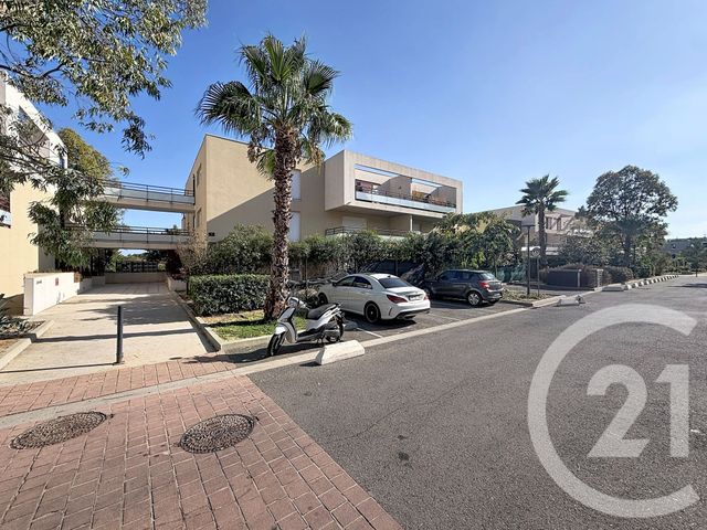 Appartement F4 à vendre - 4 pièces - 79.59 m2 - JUVIGNAC - 34 - LANGUEDOC-ROUSSILLON - Century 21 Vicarello