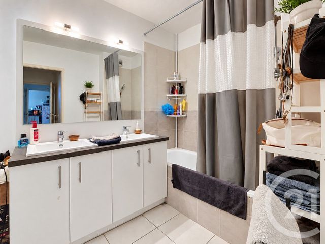 Appartement F3 à vendre - 3 pièces - 59.9 m2 - MONTPELLIER - 34 - LANGUEDOC-ROUSSILLON - Century 21 Vicarello