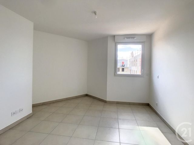 Appartement F2 à louer - 2 pièces - 40.1 m2 - ST JEAN DE VEDAS - 34 - LANGUEDOC-ROUSSILLON - Century 21 Vicarello