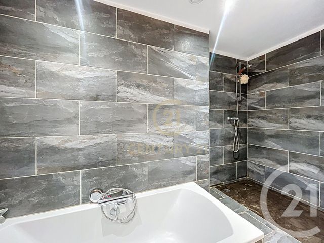 Appartement F4 à vendre - 4 pièces - 95.04 m2 - ST GELY DU FESC - 34 - LANGUEDOC-ROUSSILLON - Century 21 Vicarello