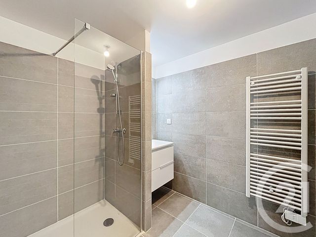 Appartement T3 à vendre - 3 pièces - 82.33 m2 - CASTELNAU LE LEZ - 34 - LANGUEDOC-ROUSSILLON - Century 21 Vicarello