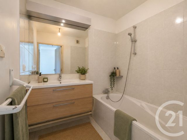Appartement F3 à vendre - 3 pièces - 61.5 m2 - MONTPELLIER - 34 - LANGUEDOC-ROUSSILLON - Century 21 Vicarello