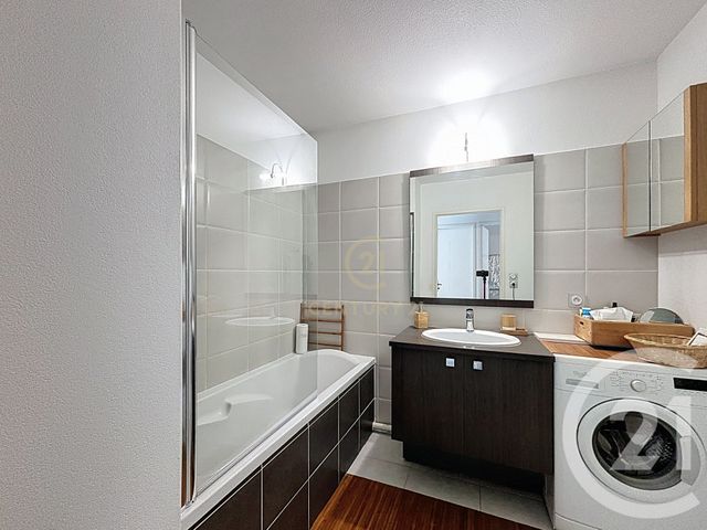 Appartement à vendre - 3 pièces - 70.68 m2 - JUVIGNAC - 34 - LANGUEDOC-ROUSSILLON - Century 21 Vicarello